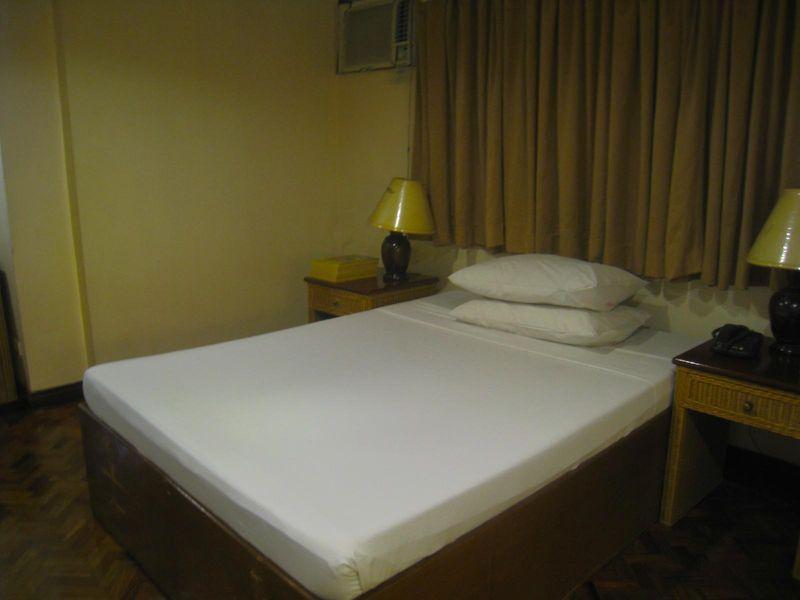 Salcedo Suites Makati City Exterior foto