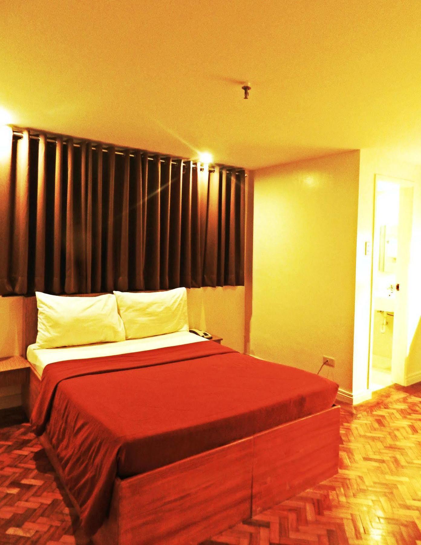 Salcedo Suites Makati City Exterior foto