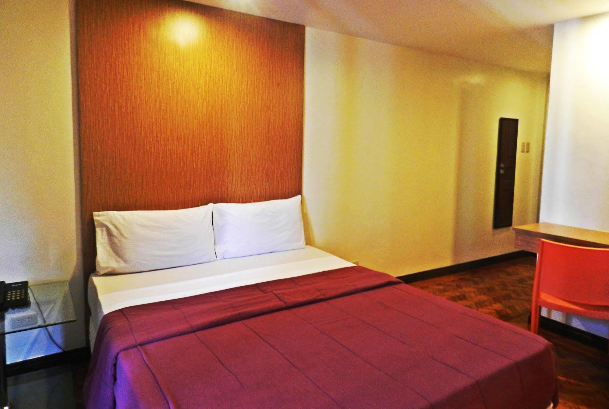 Salcedo Suites Makati City Exterior foto