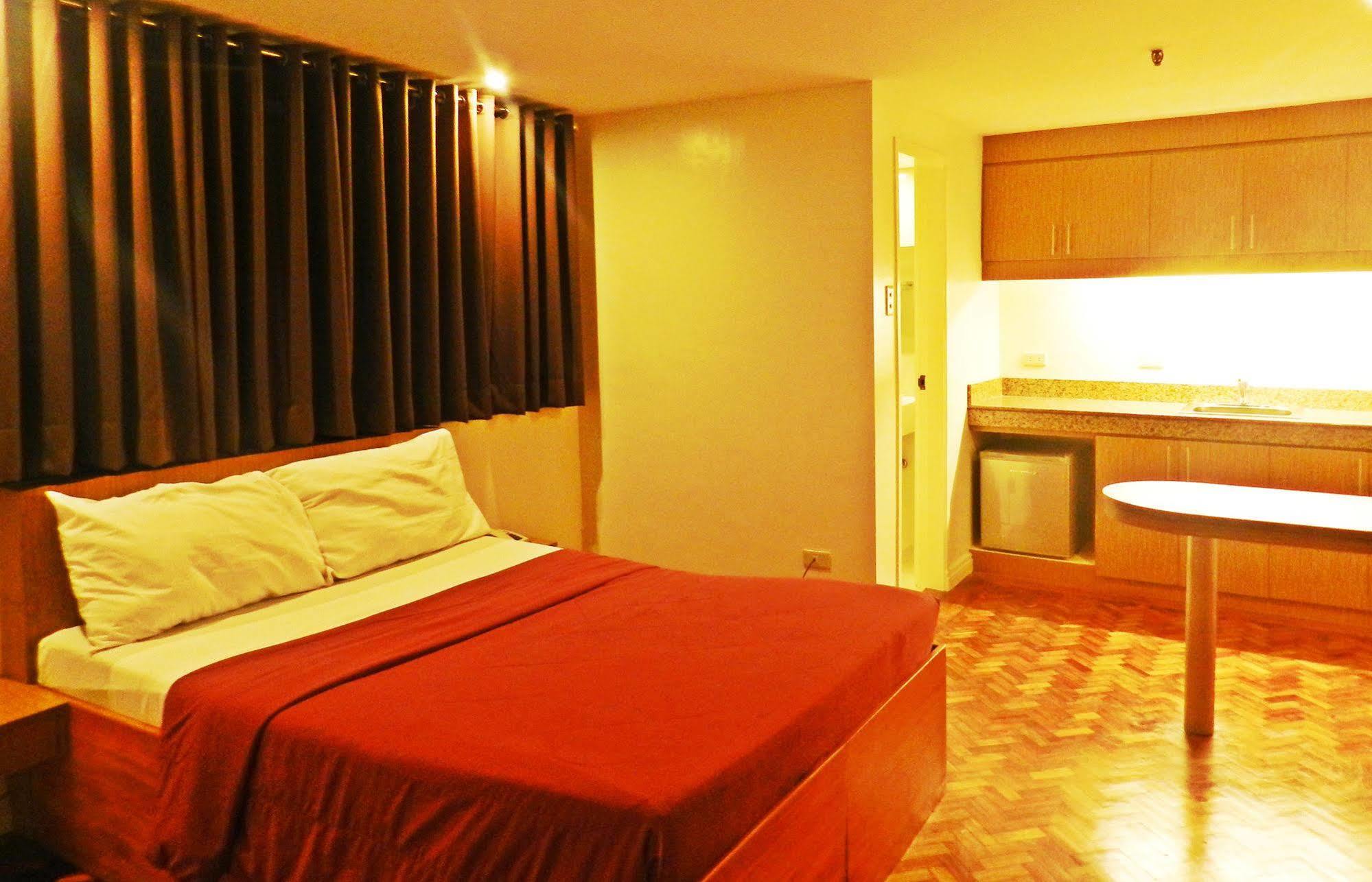 Salcedo Suites Makati City Exterior foto