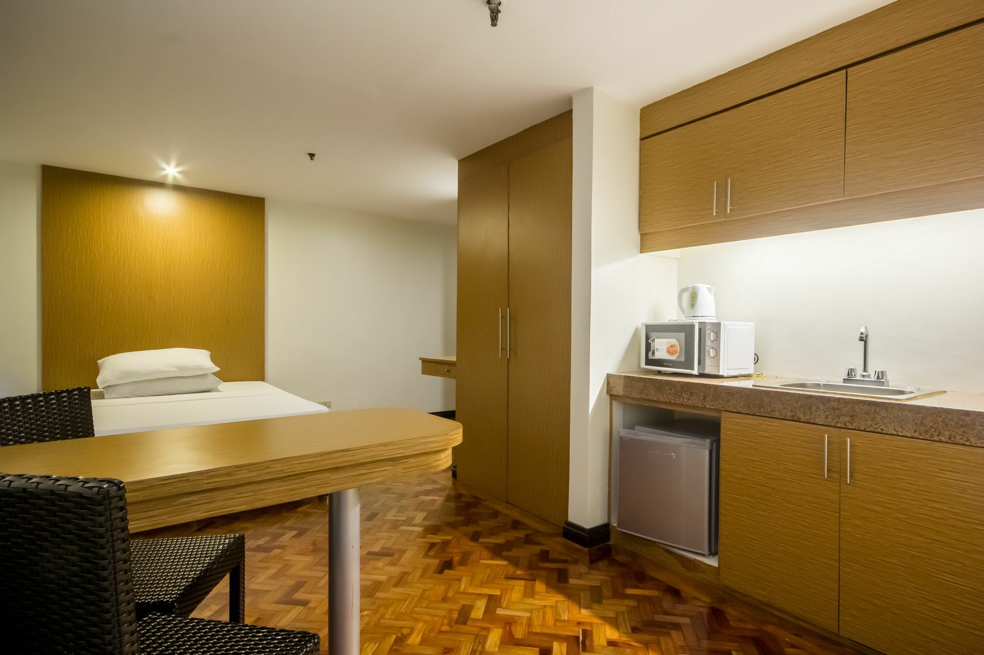 Salcedo Suites Makati City Exterior foto